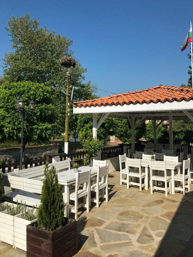 Guest House Bukor Shtepi Mandrica Ngoại thất bức ảnh