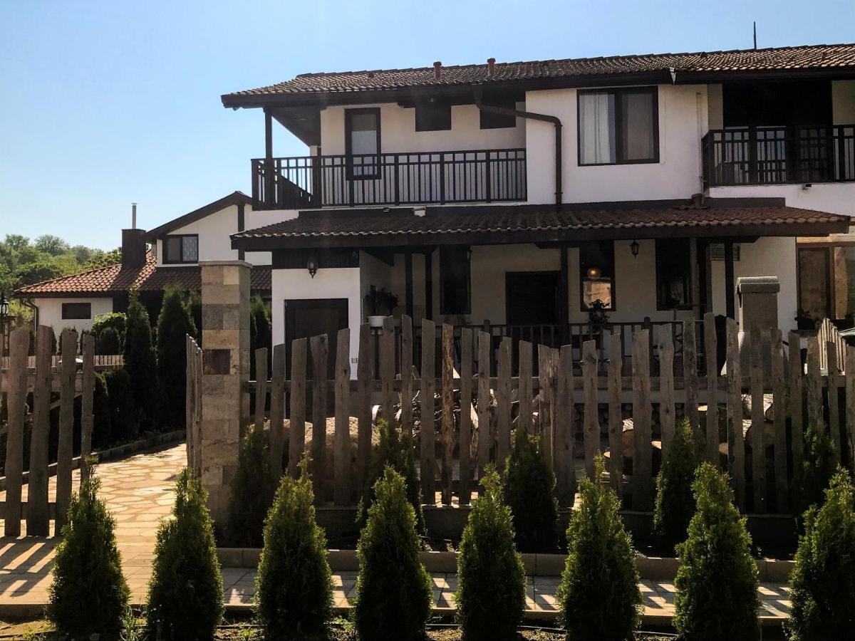 Guest House Bukor Shtepi Mandrica Ngoại thất bức ảnh