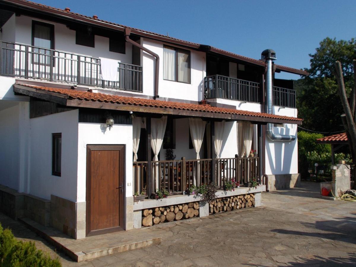 Guest House Bukor Shtepi Mandrica Ngoại thất bức ảnh