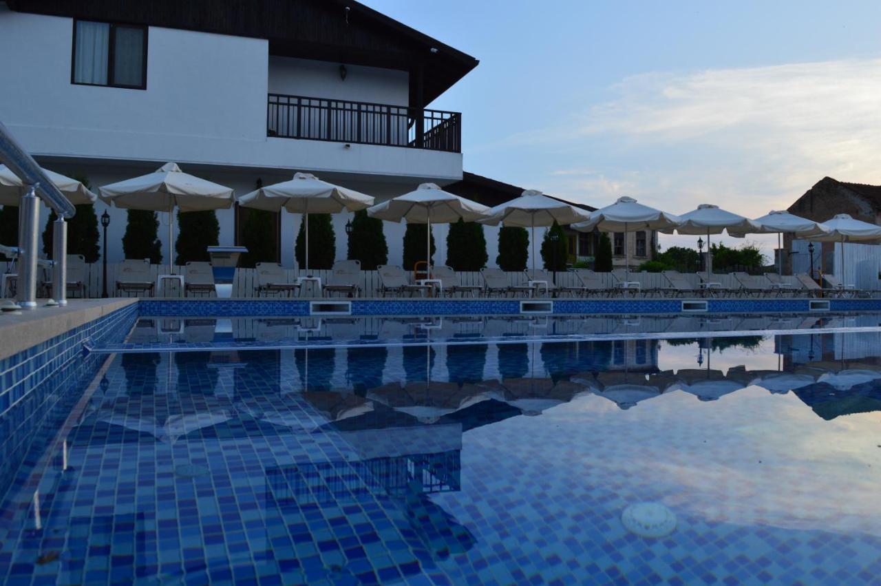 Guest House Bukor Shtepi Mandrica Ngoại thất bức ảnh